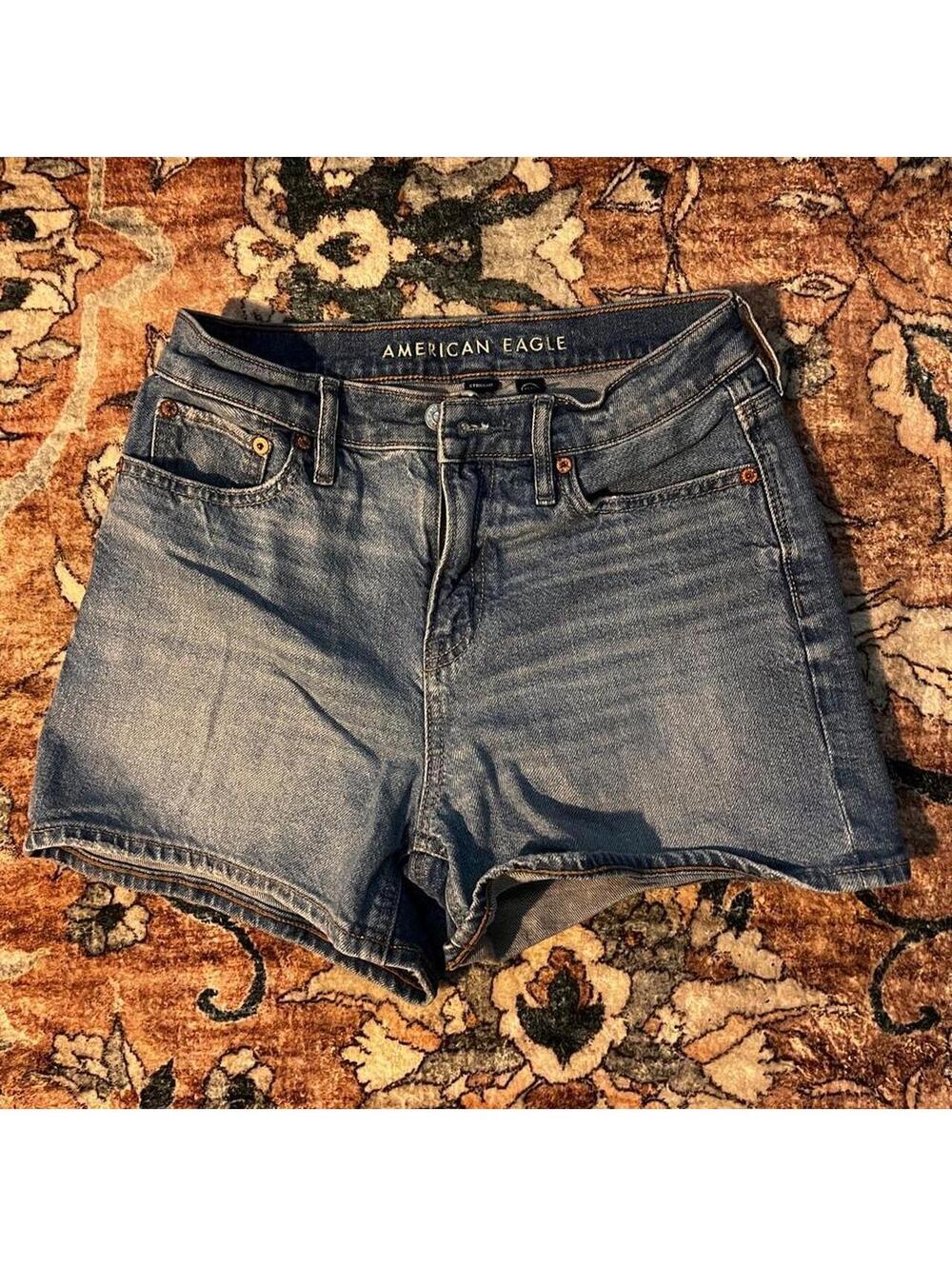 American Eagle Women's Blue and Navy Shorts